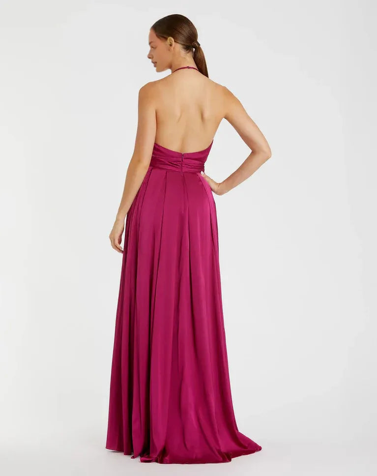 Robe de soirée Weitese en satin violet, style licou, avec décolleté plongeant, lien à nouer et fente haute, capturant une sophistication intemporelle.